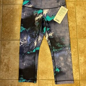 Lululemon Crop Sz6